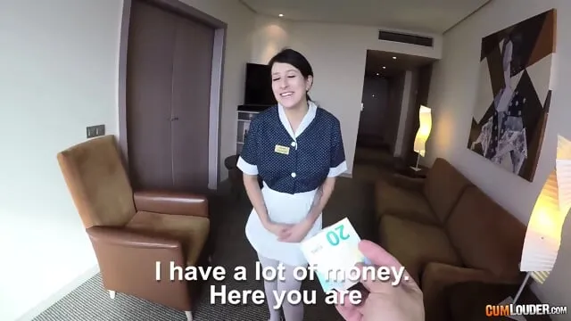 丰满视频 · 巨乳 – Extra Tip For Room Service