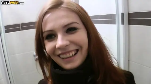 Blondine-videoer · Hardcore – Public Restroom Fuck With Charming Girl